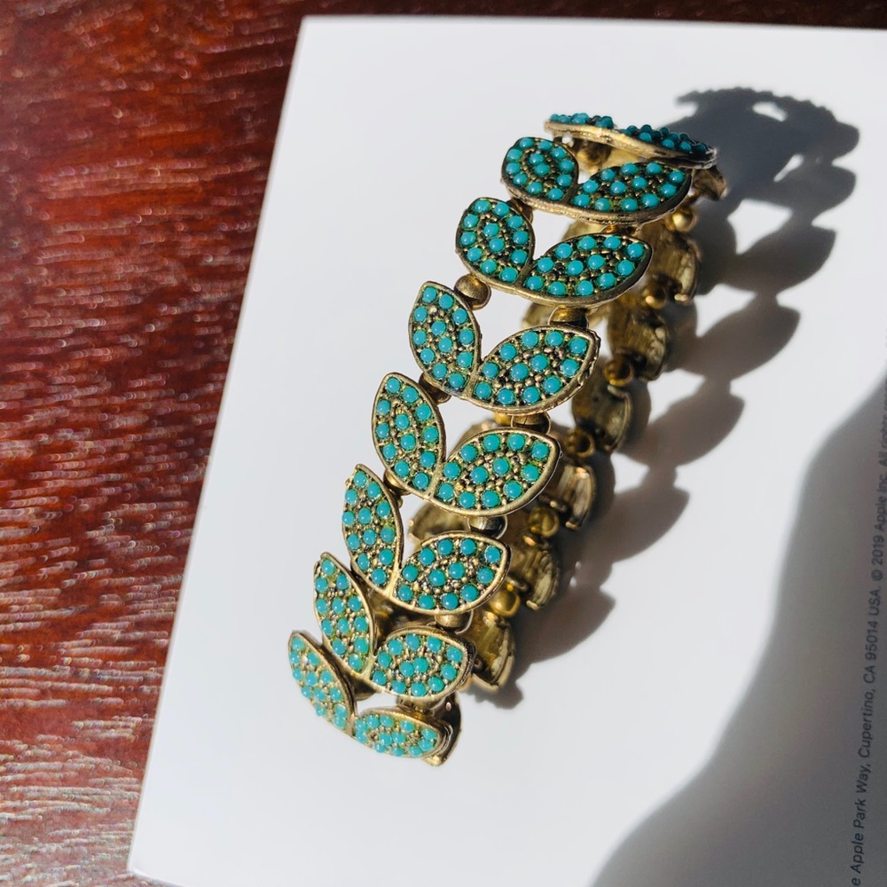 Blue stone bead bracelet